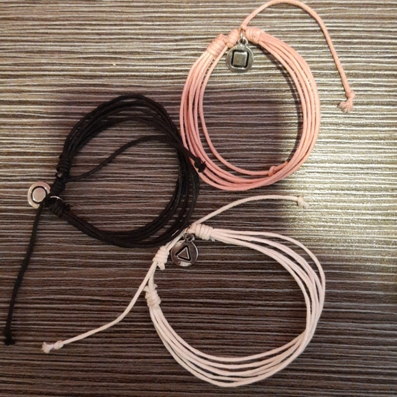 Bracelet and nail polish - Picture 2 of 4